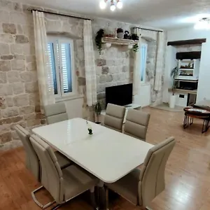 Old Town Apartament Trogir